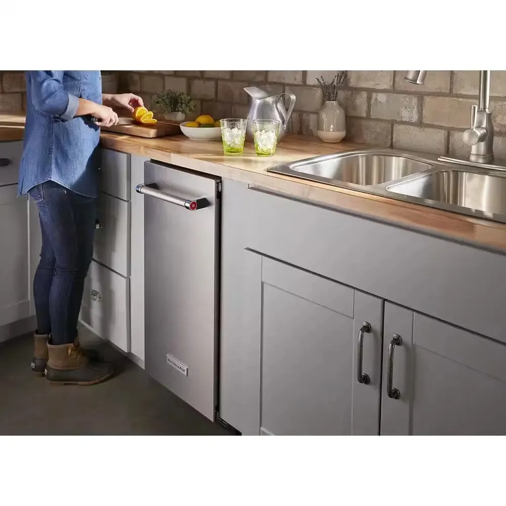15 In. 50 Lb. Built-In Ice Maker in Printshield Stainless Steel